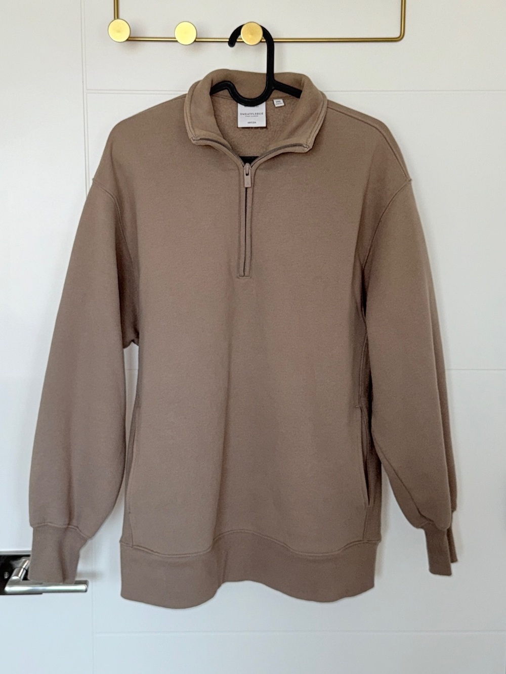 ARITZIA | Cozy Sweatfleece Boyfriend Fit Quarter Zip in Nomad Taupe